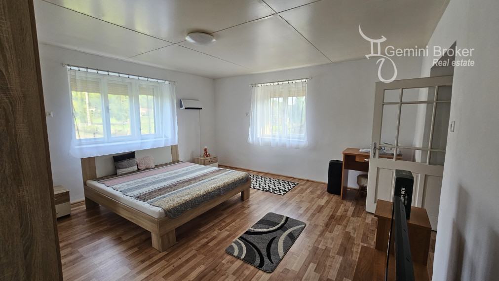 Kovácsvágás - 2 izbový rodinný dom vo výbornom stave, čiastočná rekonštrukcia