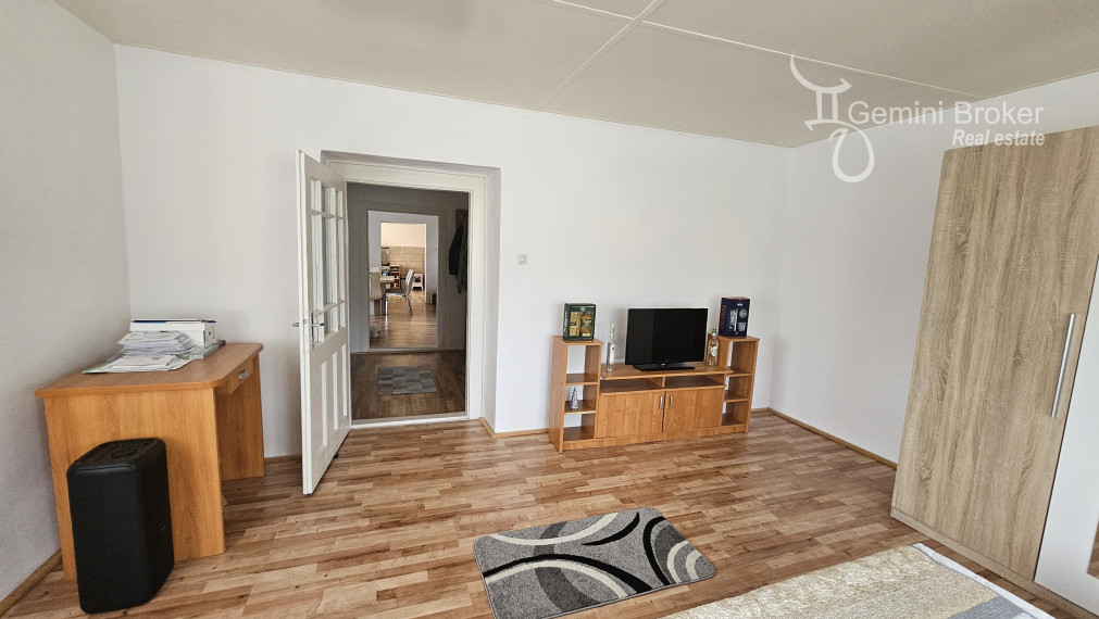 Kovácsvágás - 2 izbový rodinný dom vo výbornom stave, čiastočná rekonštrukcia