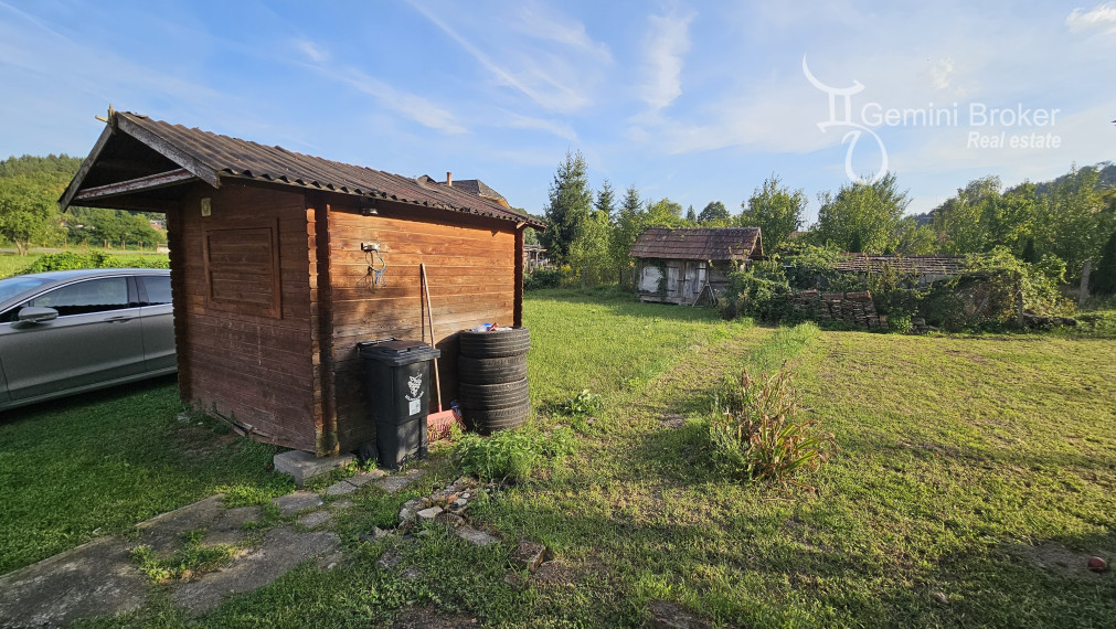 Kovácsvágás - 2 izbový rodinný dom vo výbornom stave, čiastočná rekonštrukcia