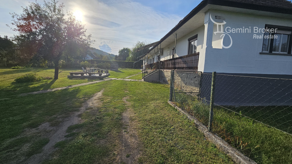 Kovácsvágás - 2 izbový rodinný dom vo výbornom stave, čiastočná rekonštrukcia