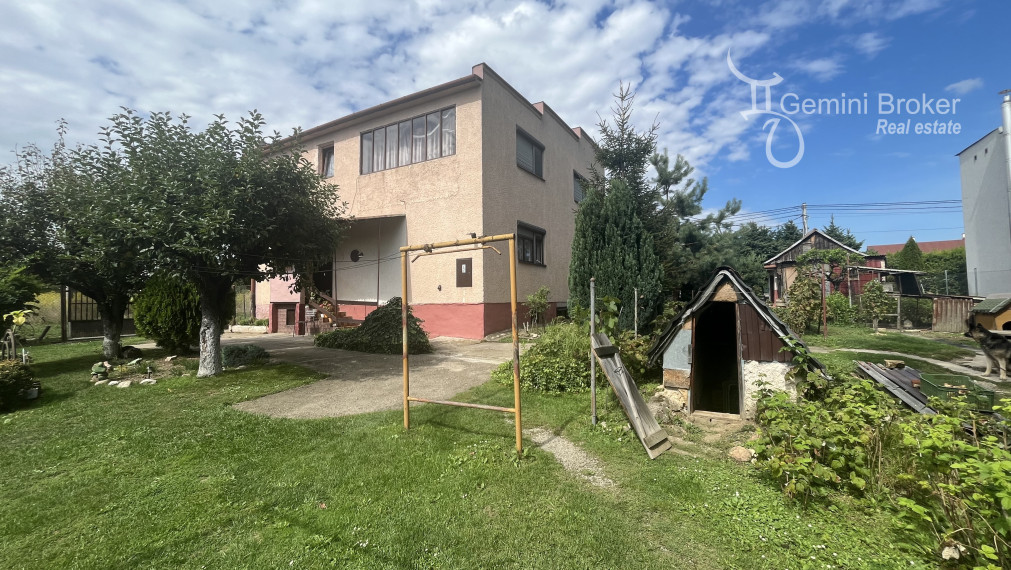 Šaca - 5 izbový rodinný dom s peknou záhradou