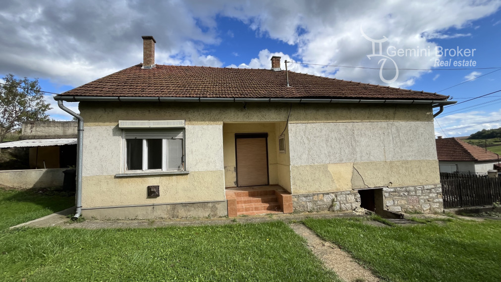 Szuhogy  - 3 izbový rodinný dom