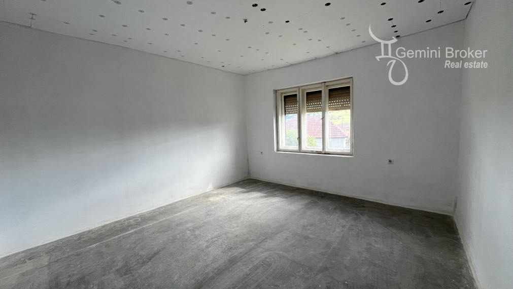 Szuhogy  - 3 izbový rodinný dom