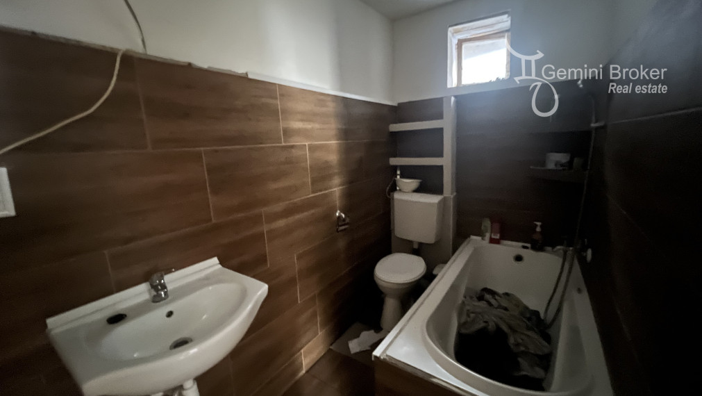 Ormosbánya - 1,5 izbový  dom, 1000m2 pozemok