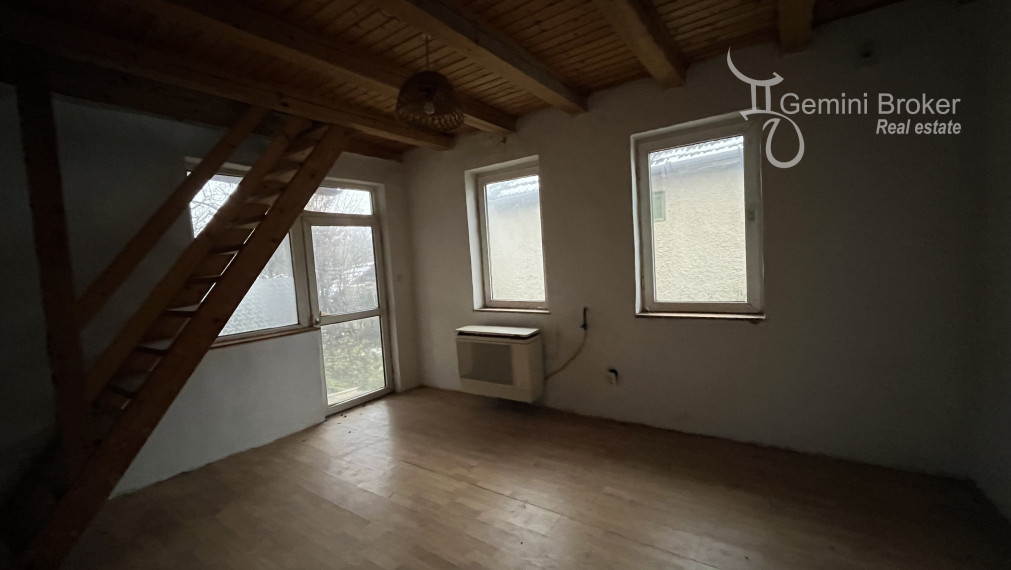 GEMINIBROKER - 5I chalupa pri vodnej nádrži Rakaca v Meszes - Maďarsko