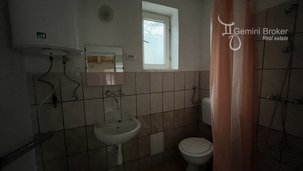 GEMINIBROKER - 5I chalupa pri vodnej nádrži Rakaca v Meszes - Maďarsko