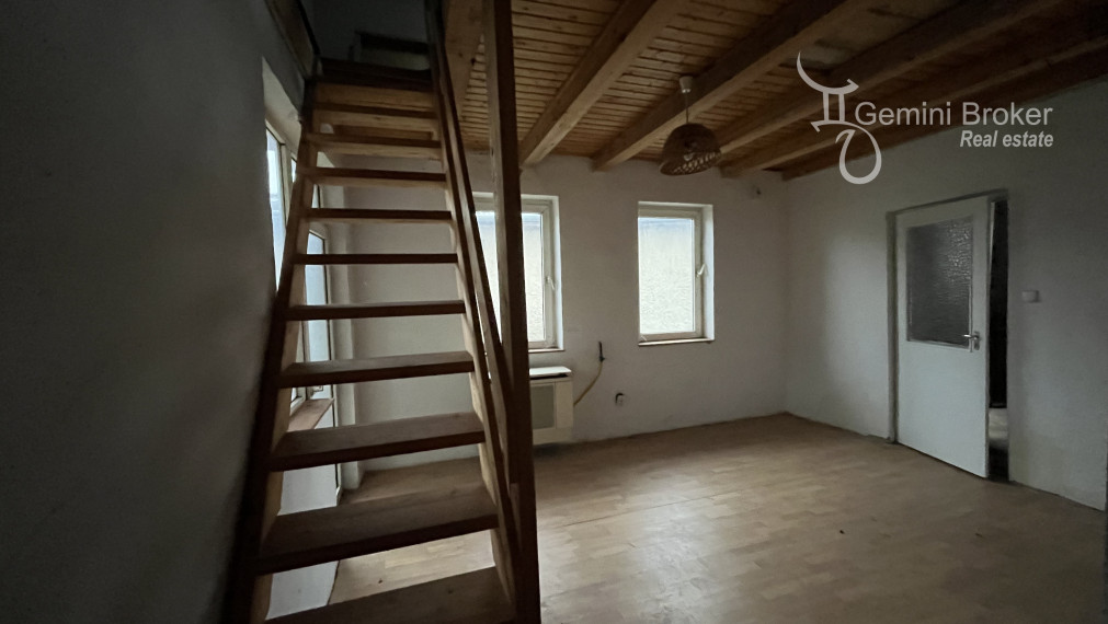 GEMINIBROKER - 5I chalupa pri vodnej nádrži Rakaca v Meszes - Maďarsko