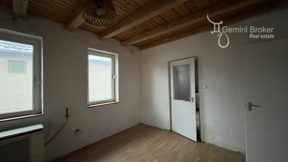 GEMINIBROKER - 5I chalupa pri vodnej nádrži Rakaca v Meszes - Maďarsko