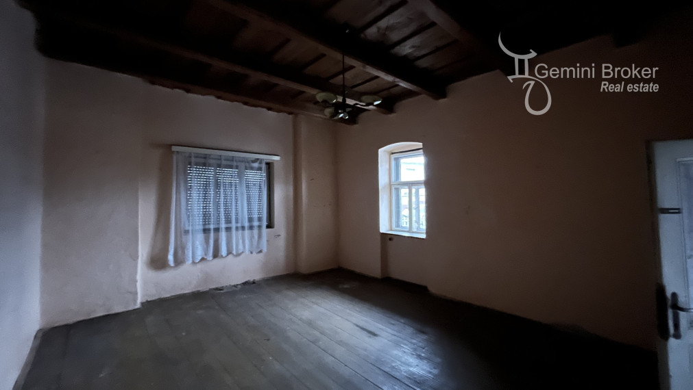 RD s veľkým pozemkom 4800m2 v meste Szendrő - GEMINIBROKER