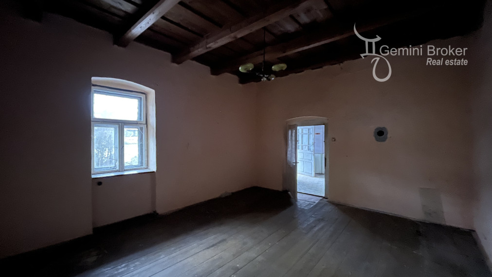 RD s veľkým pozemkom 4800m2 v meste Szendrő - GEMINIBROKER