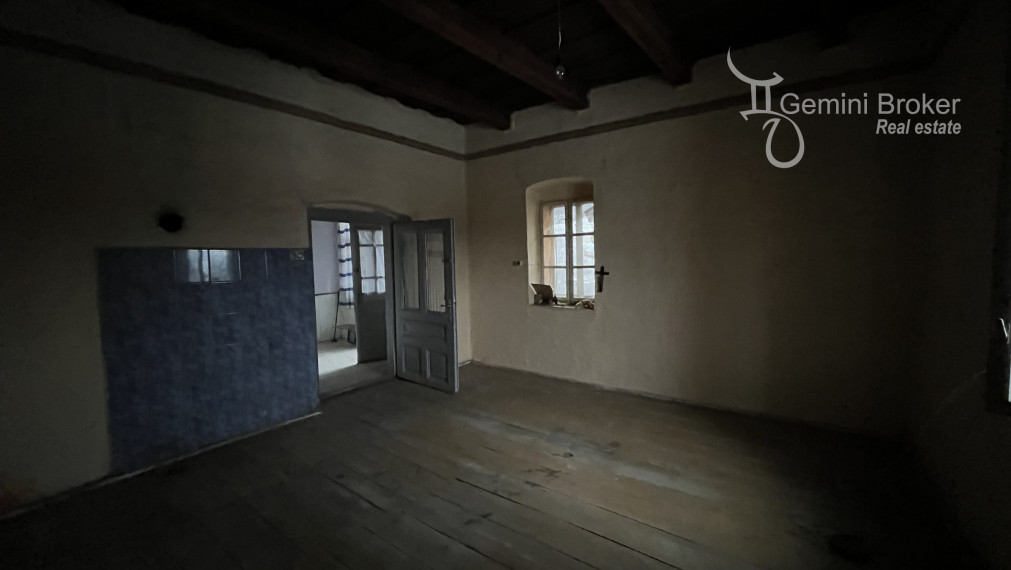 RD s veľkým pozemkom 4800m2 v meste Szendrő - GEMINIBROKER