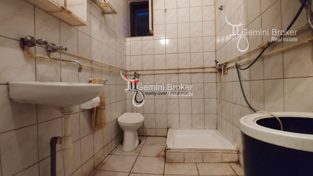 RD s veľkým pozemkom 4800m2 v meste Szendrő - GEMINIBROKER