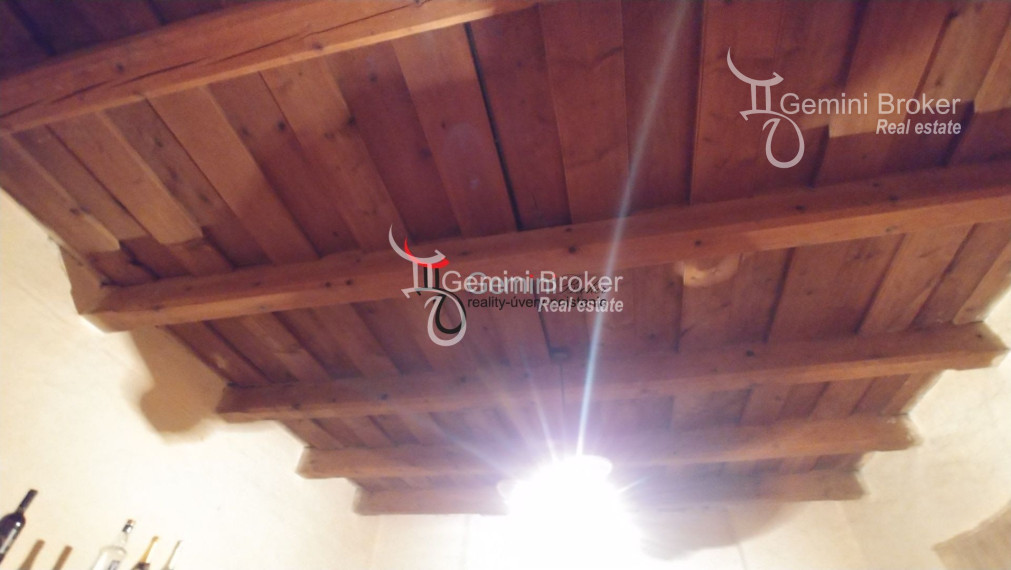 RD s veľkým pozemkom 4800m2 v meste Szendrő - GEMINIBROKER