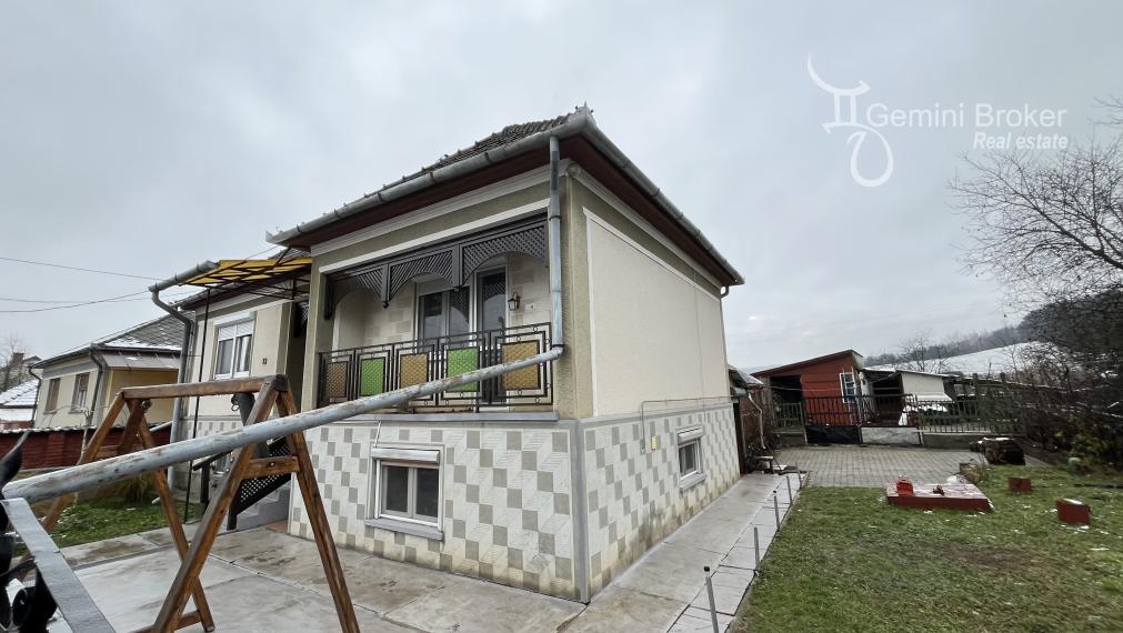 Meszes - pekný 3 izbový dom vo výbornom stave v tichej uličke