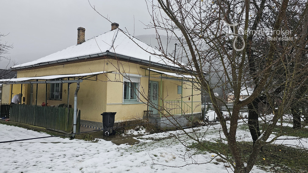 Kishuta - 2 izbový  rodinný dom na peknom pozemku pod lesom