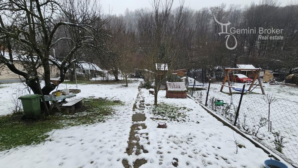 Kishuta - 2 izbový  rodinný dom na peknom pozemku pod lesom