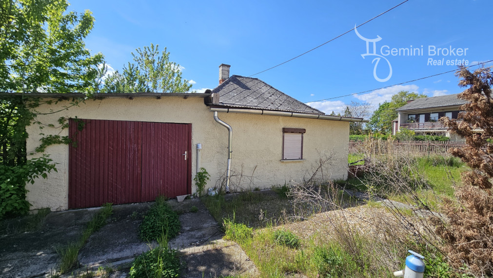 Mezőzombor - zrekoštruovaný 2 izbový rodinný dom s garážou a letnou kuchyňou