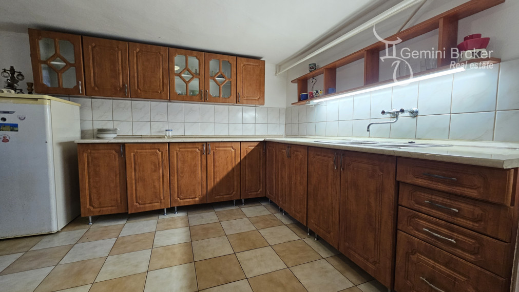 Szalonna - 6 izbový dvojgeneračný rodinný dom, výborný stav