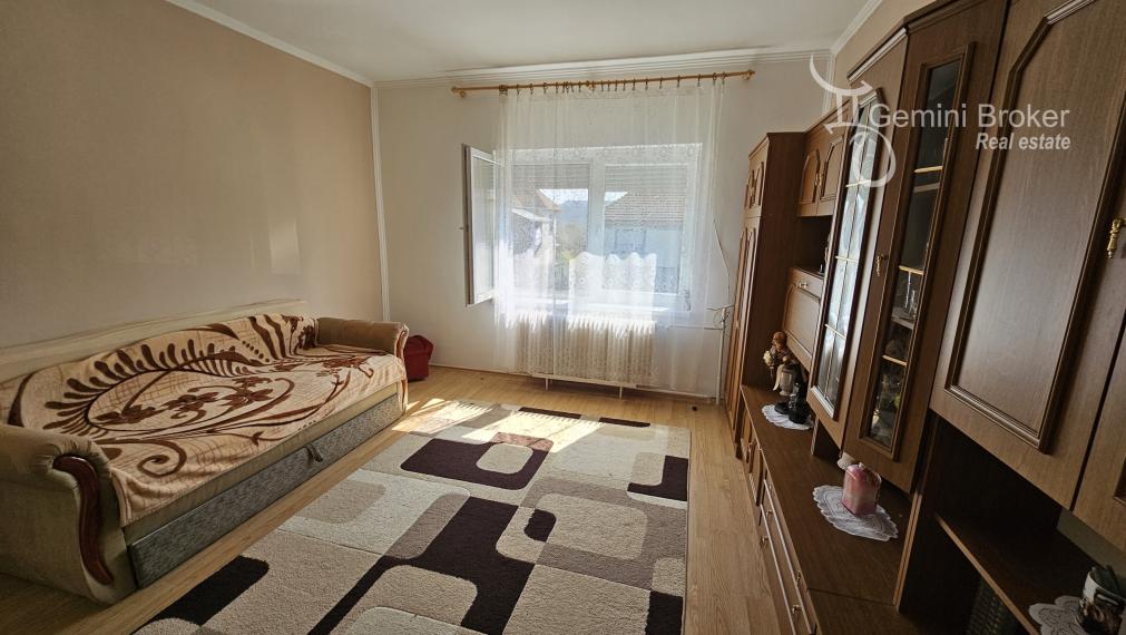 Szalonna - 6 izbový dvojgeneračný rodinný dom, výborný stav