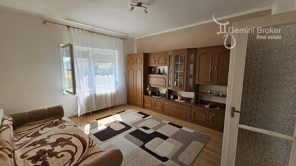 Szalonna - 6 izbový dvojgeneračný rodinný dom, výborný stav