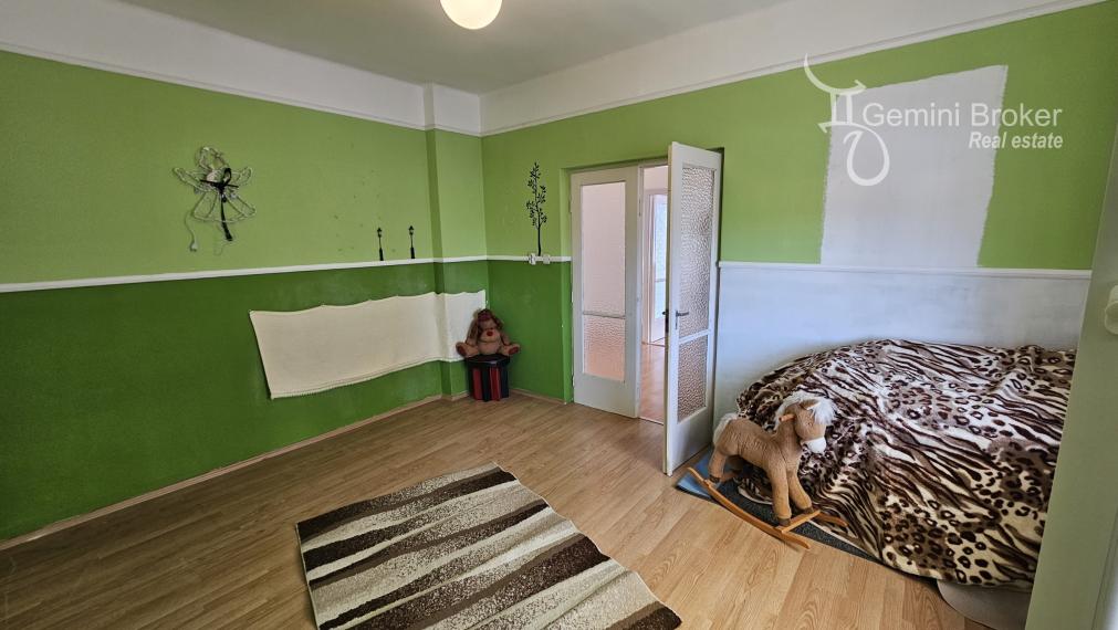 Szalonna - 6 izbový dvojgeneračný rodinný dom, výborný stav