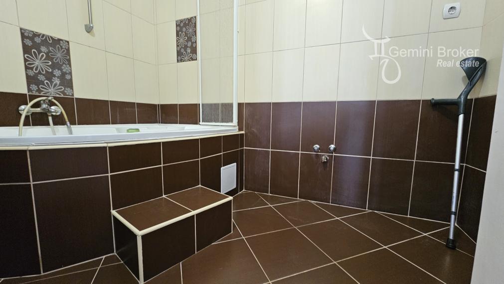 Szalonna - 6 izbový dvojgeneračný rodinný dom, výborný stav