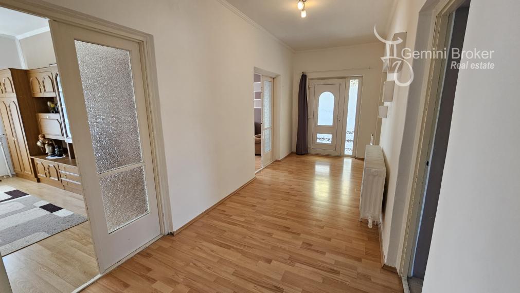 Szalonna - 6 izbový dvojgeneračný rodinný dom, výborný stav
