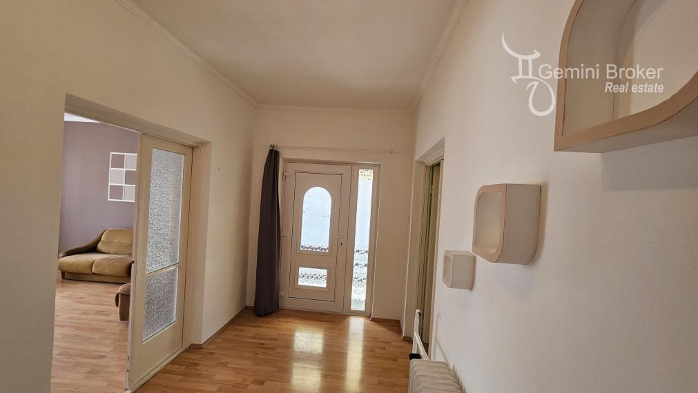 Szalonna - 6 izbový dvojgeneračný rodinný dom, výborný stav