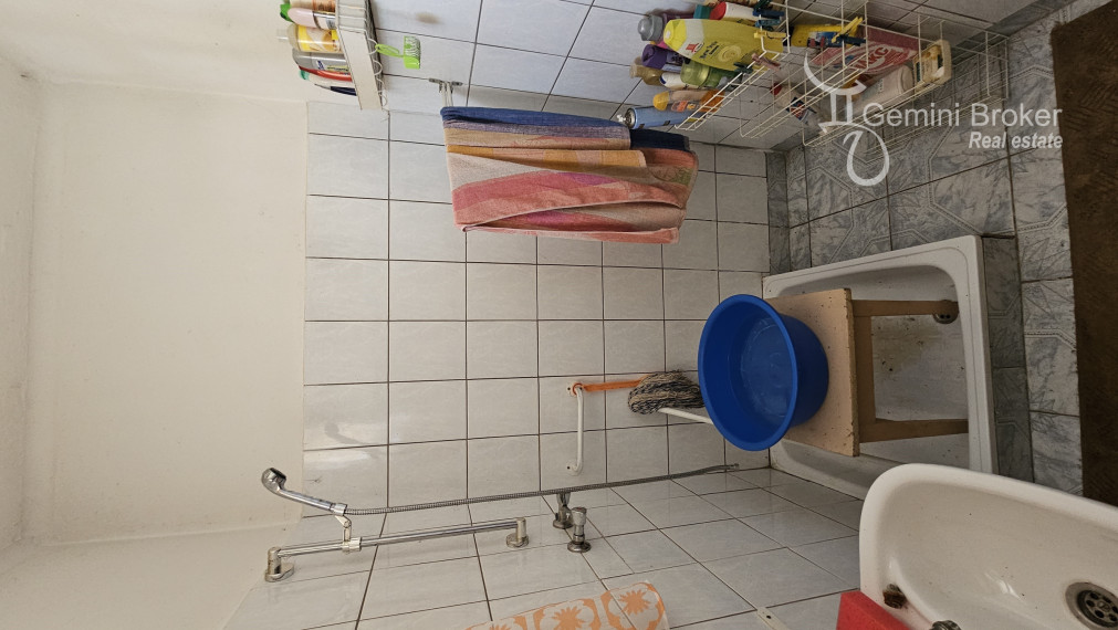 Alsótelekes pekný zachovalý  3 izbový dom
