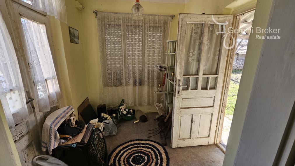 Alsótelekes pekný zachovalý  3 izbový dom