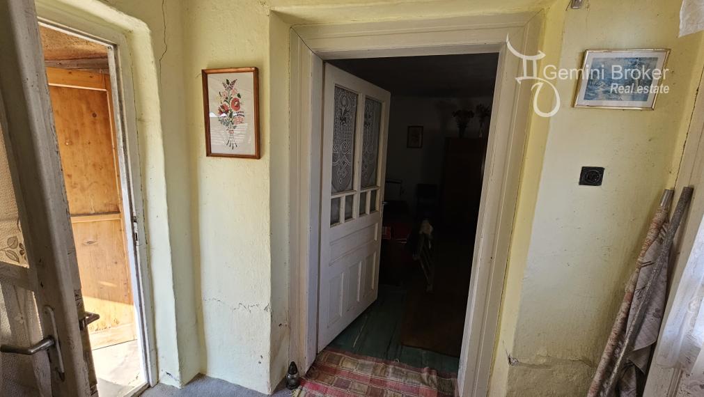 Alsótelekes pekný zachovalý  3 izbový dom