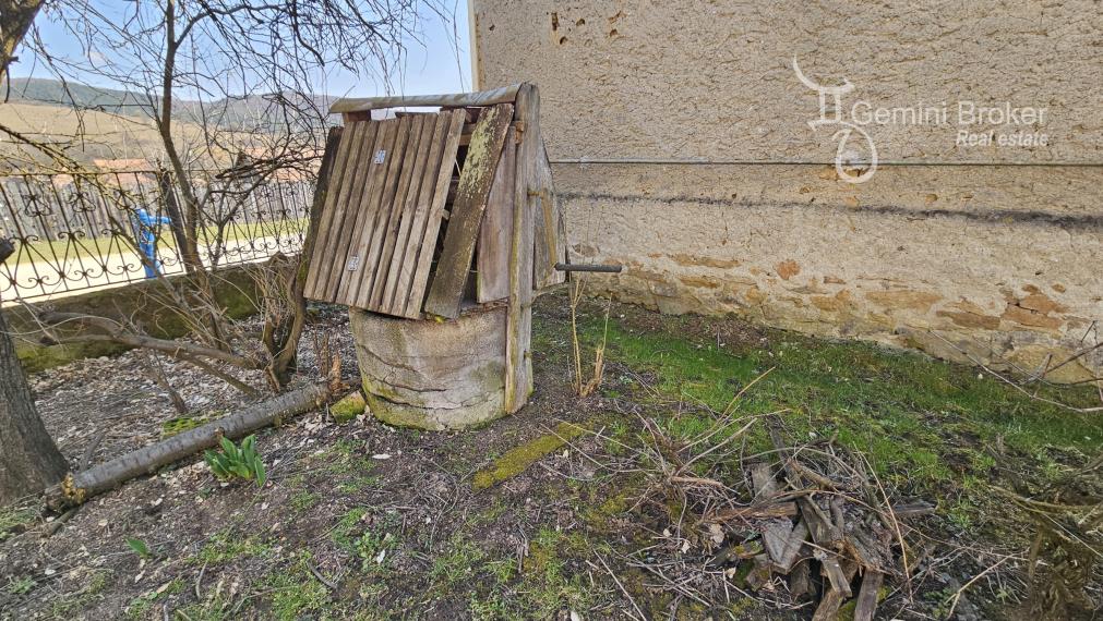 Alsótelekes pekný zachovalý  3 izbový dom