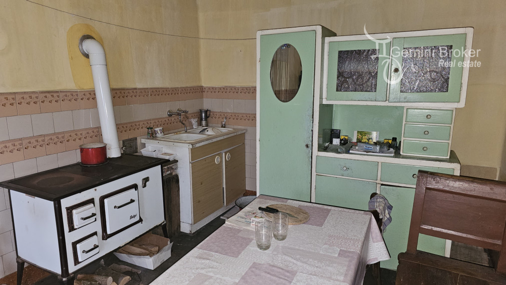 Kovácsvágás - 3 izbový rodinný dom, stodola pod lesom