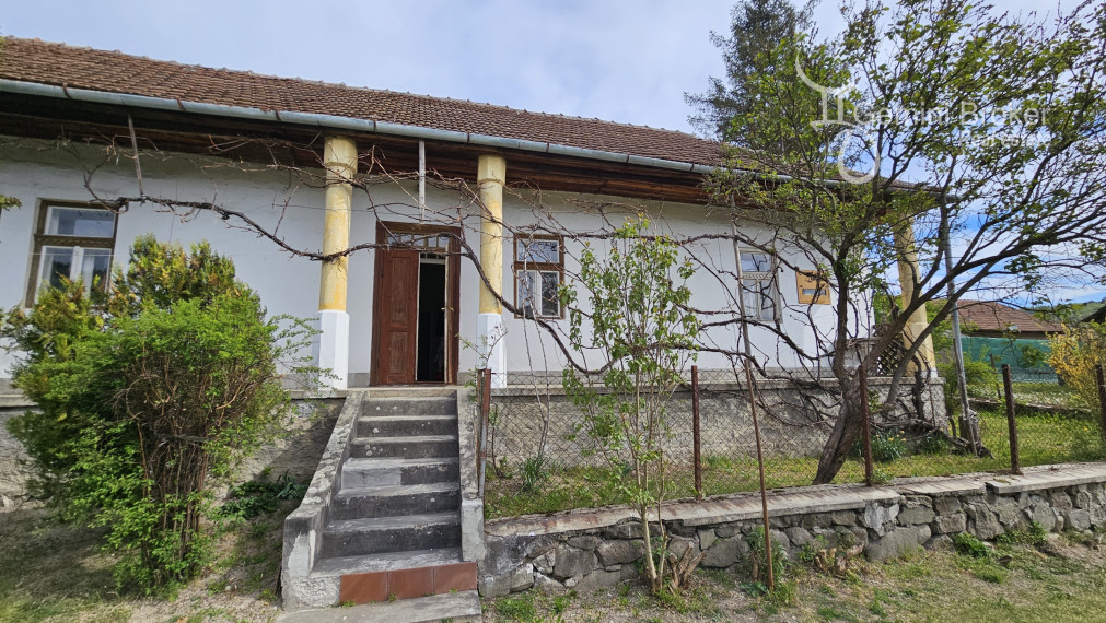 Kovácsvágás - 3 izbový rodinný dom, stodola pod lesom