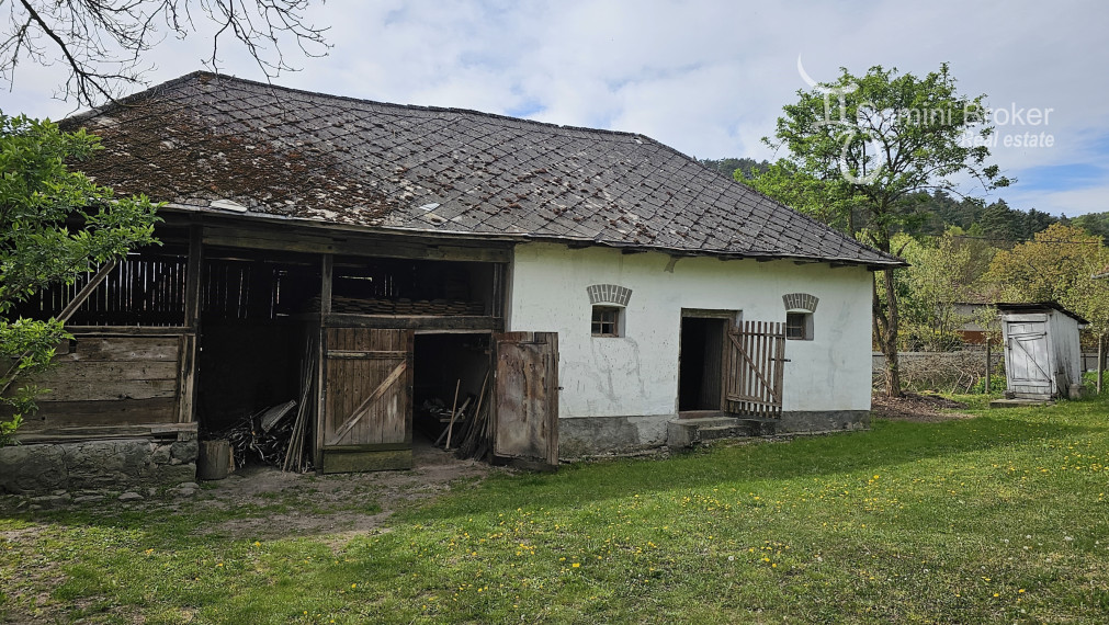 Kovácsvágás - 3 izbový rodinný dom, stodola pod lesom