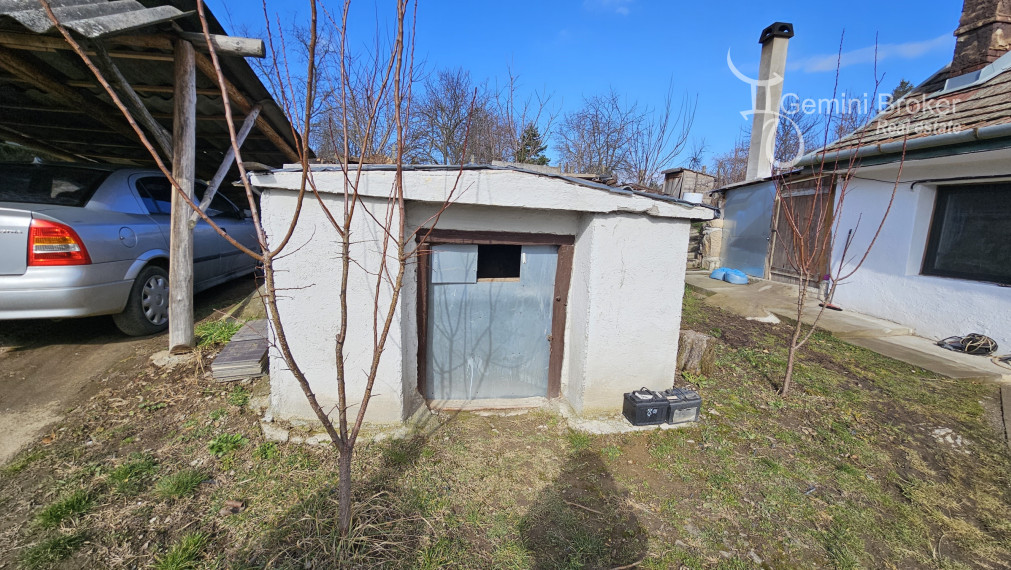 Gönc - 3 izbový rodinný dom s terasou,  čiastočná rekonštrukcia
