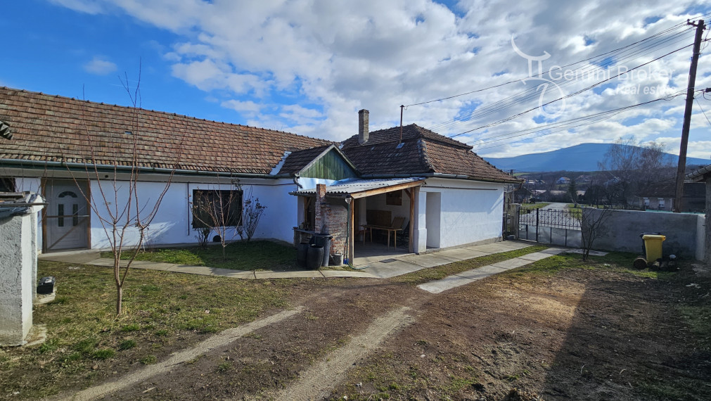 Gönc - 3 izbový rodinný dom s terasou,  čiastočná rekonštrukcia