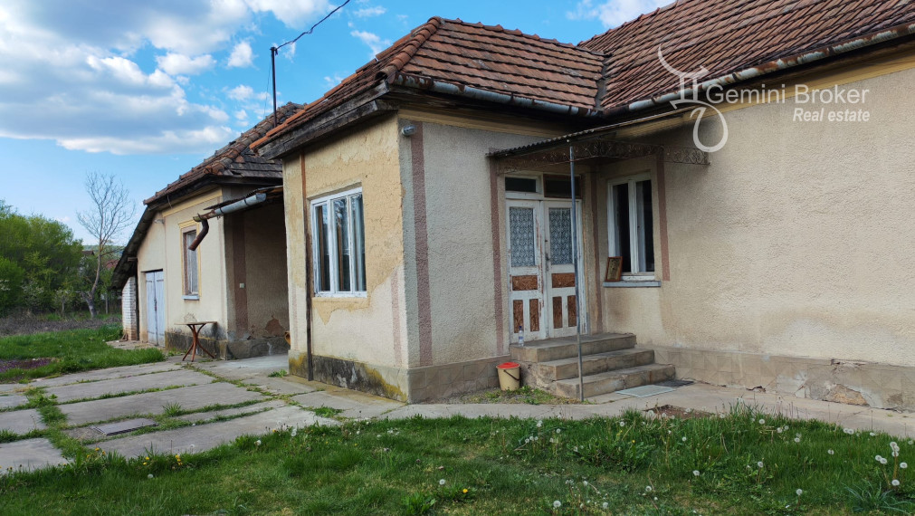 Szendro zachovalý 2 izbový dom