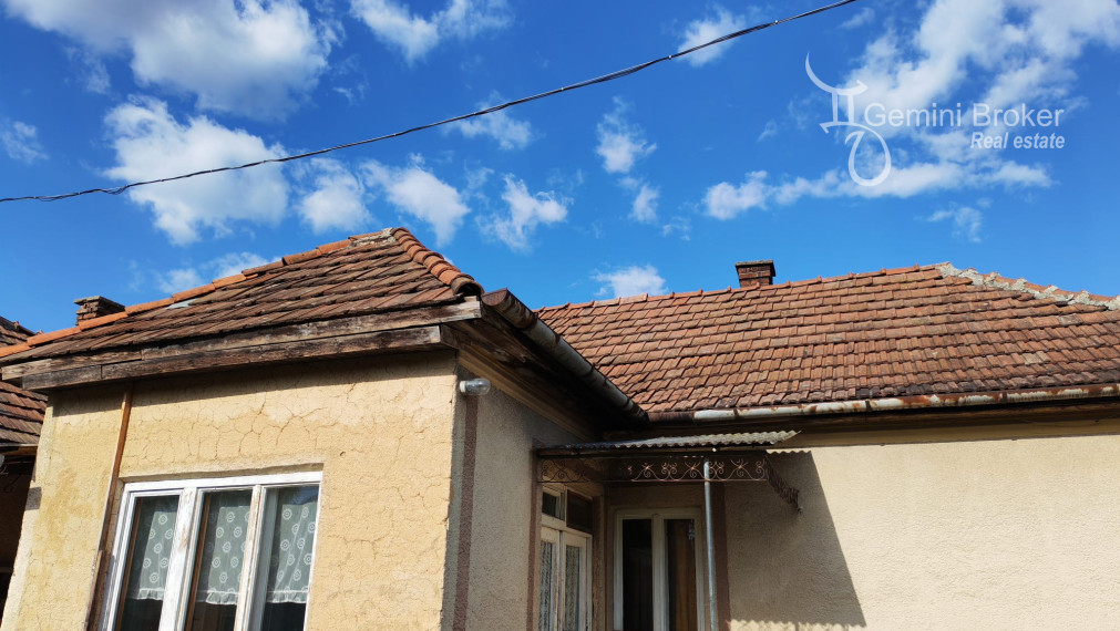 Szendro zachovalý 2 izbový dom