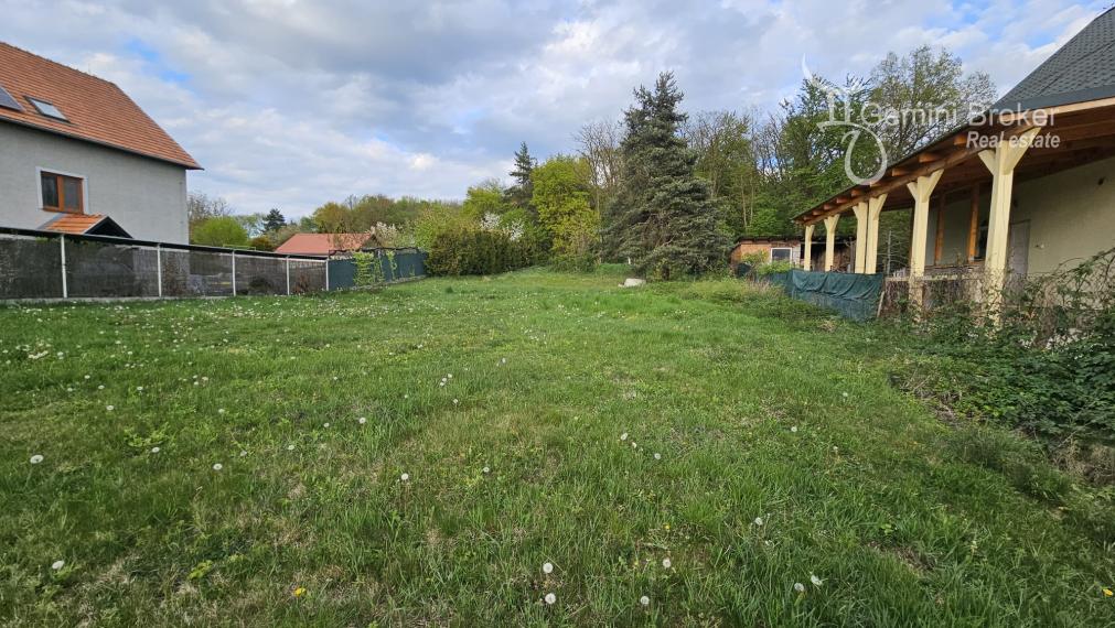 Paňovce - stavebný pozemok pod lesom 600m2