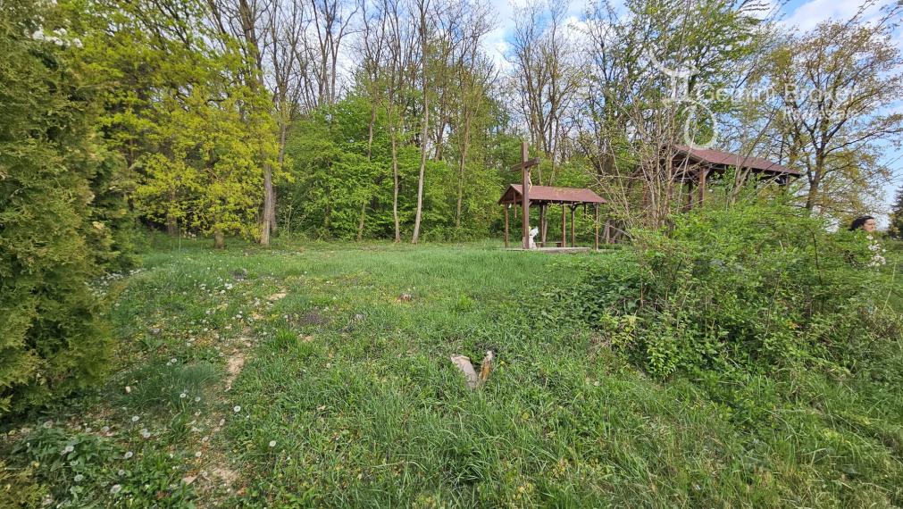 Paňovce - stavebný pozemok pod lesom 600m2
