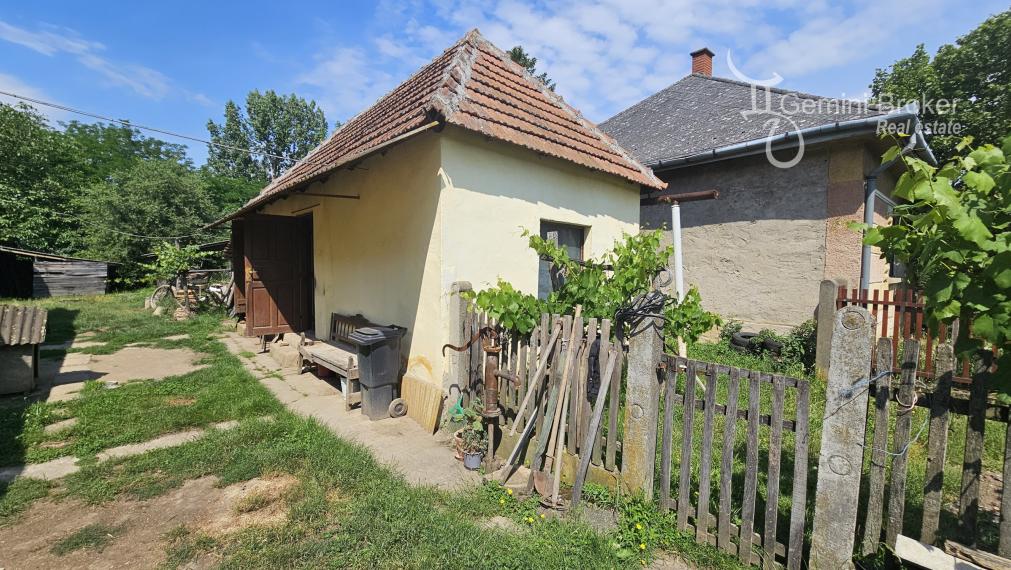 Méra - 3 izbový rodinný dom s letnou kuchyňou