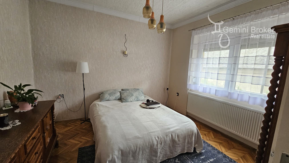 Forro - 3 izbový RD, výborný stav, 0,5ha pozemok,  dva domy na pozemku