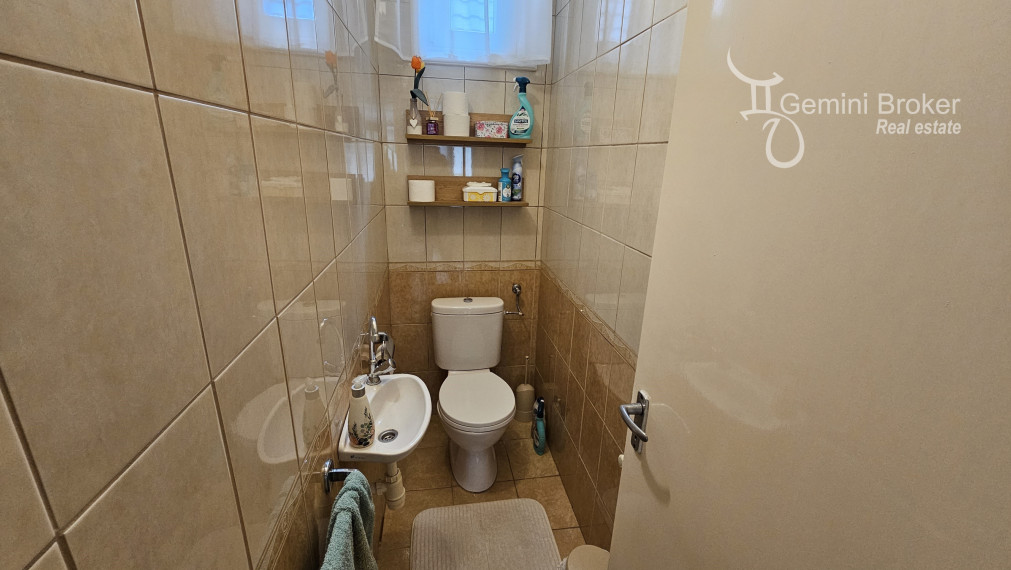 Forro - 3 izbový RD, výborný stav, 0,5ha pozemok,  dva domy na pozemku