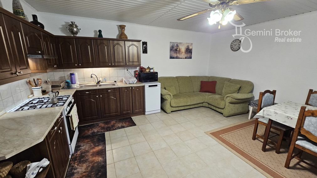 Forro - 3 izbový RD, výborný stav, 0,5ha pozemok,  dva domy na pozemku