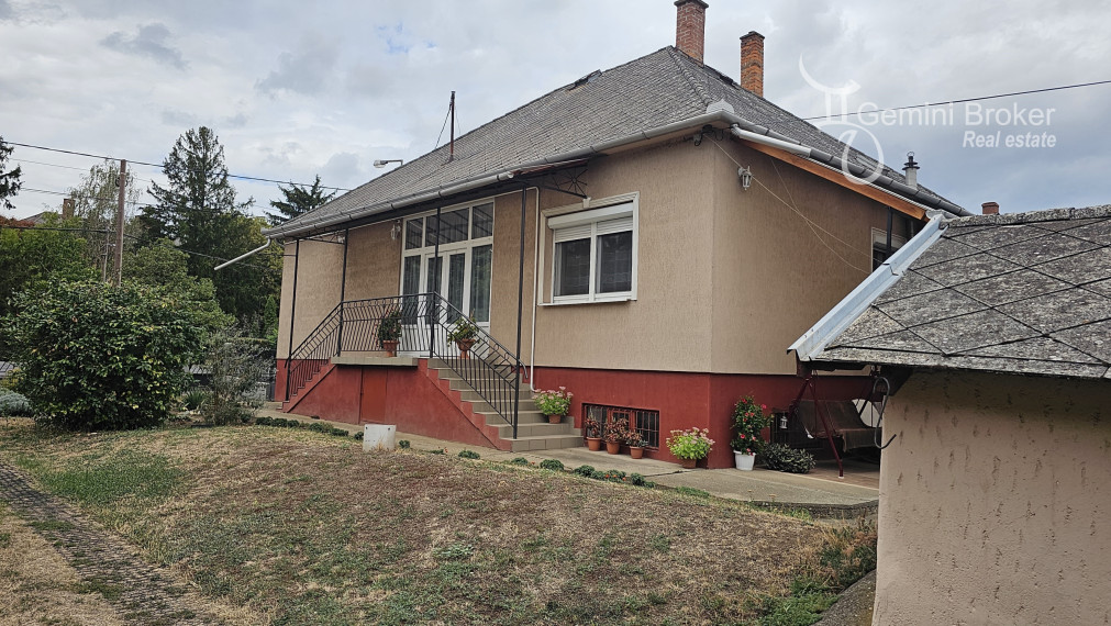 Forro - 3 izbový RD, výborný stav, 0,5ha pozemok,  dva domy na pozemku
