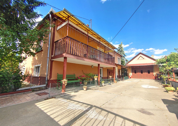 Szendrő - krásny 2-generačný rodinný dom od GEMINIBROKER