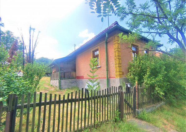 Felsőtelekes - 2 domy na veľkom pozemku len 30km od hraníc