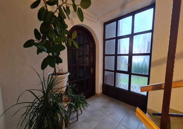 Sátoraljaújhely - 7 izbový  3 generačný rodinný dom v centre