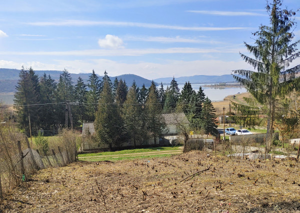 Szalonna - stavebný pozemok s výhľadom na celé jazero Rakaca